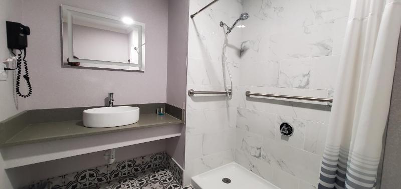 Superior King Room (Non-Smoking) image 3