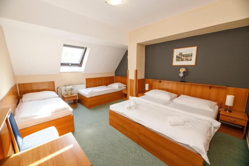 Quadruple Room image 1