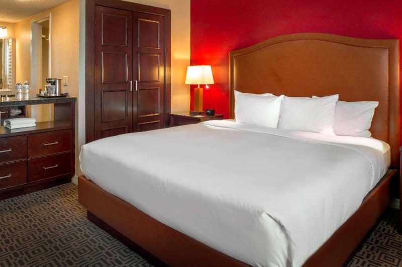 King Room - Non-Smoking image 2
