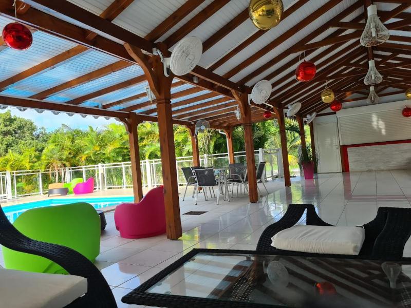 Maison charmante à Le Moule avec piscine partagée - image 13