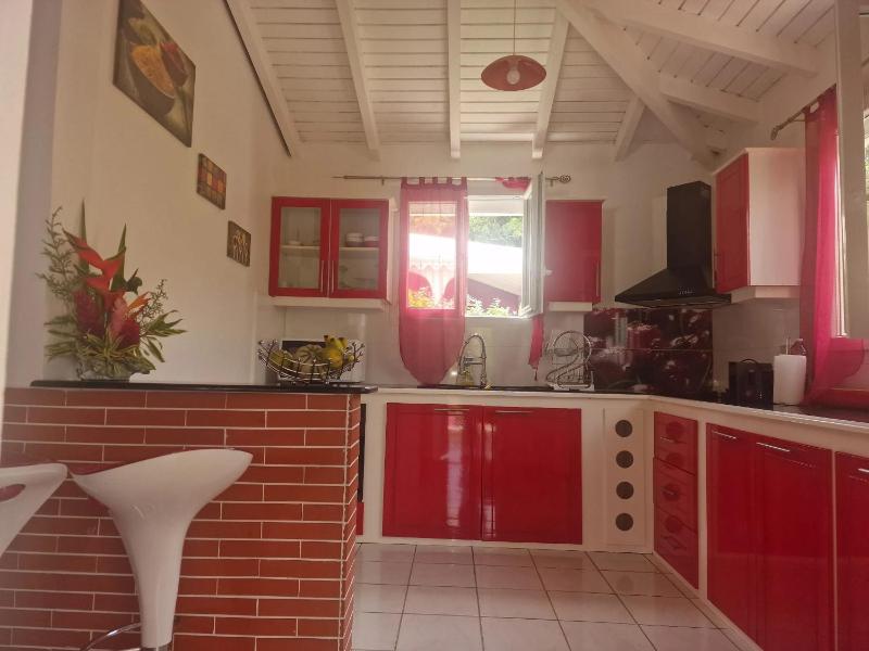 Maison charmante à Le Moule avec piscine partagée - image 5
