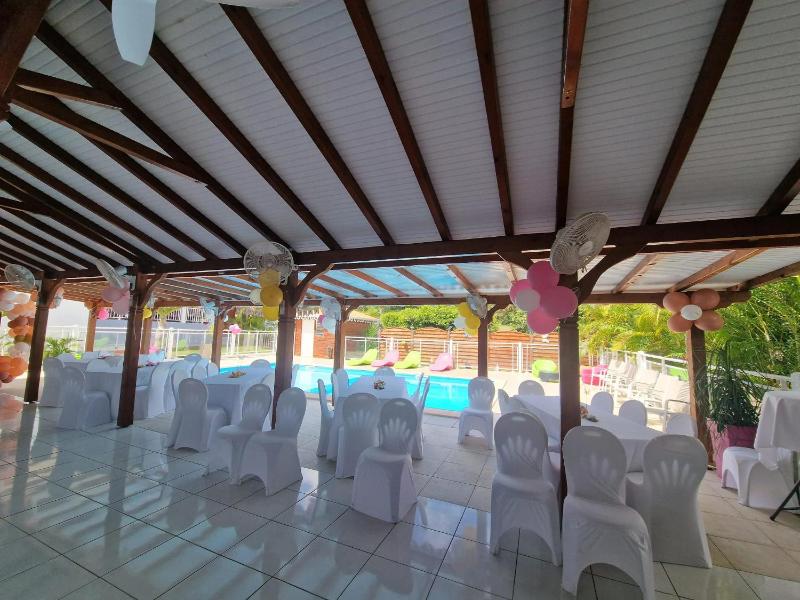 Maison charmante à Le Moule avec piscine partagée - image 11