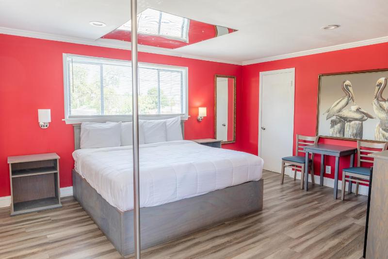 Atlantis Inn - Tybee Island - image 23
