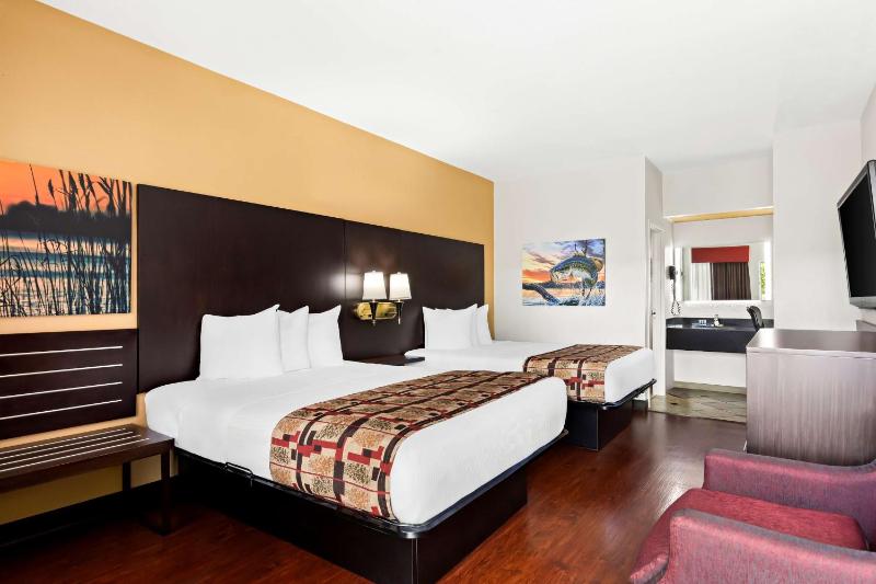Double Room with Two Double Beds - Ground Floor - Non-Smoking image 1