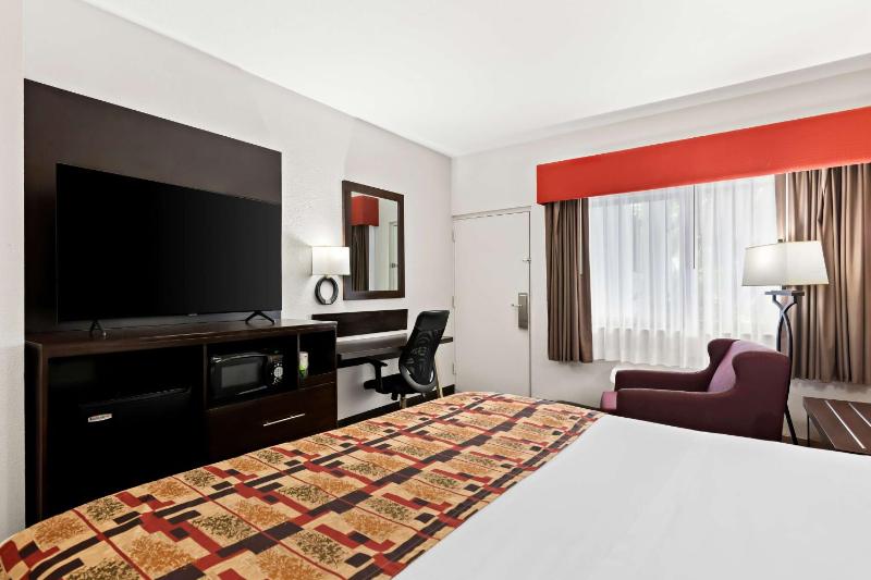King Room - Disability Access - Non-Smoking image 3