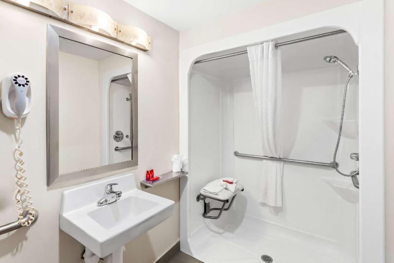 King Room with Walk-In Shower - Disability Access/Non-Smoking image 2