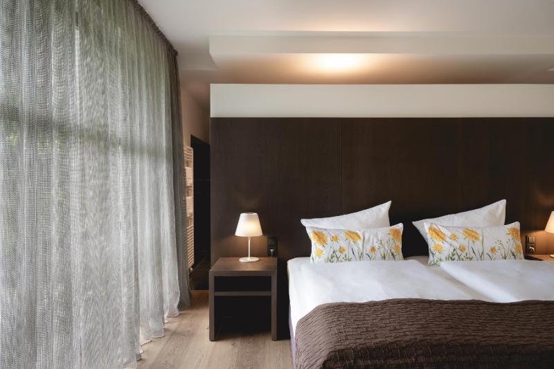 Double Room image 3