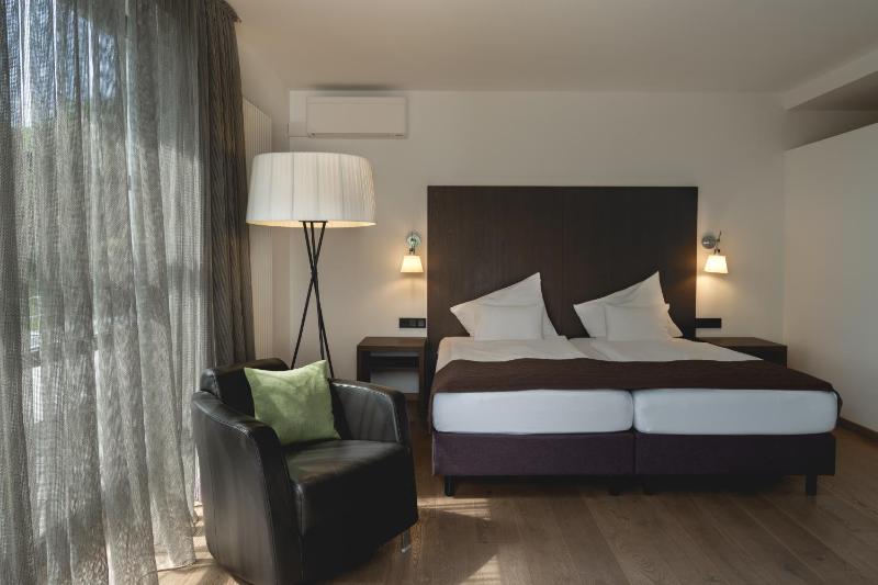 Double Room image 2
