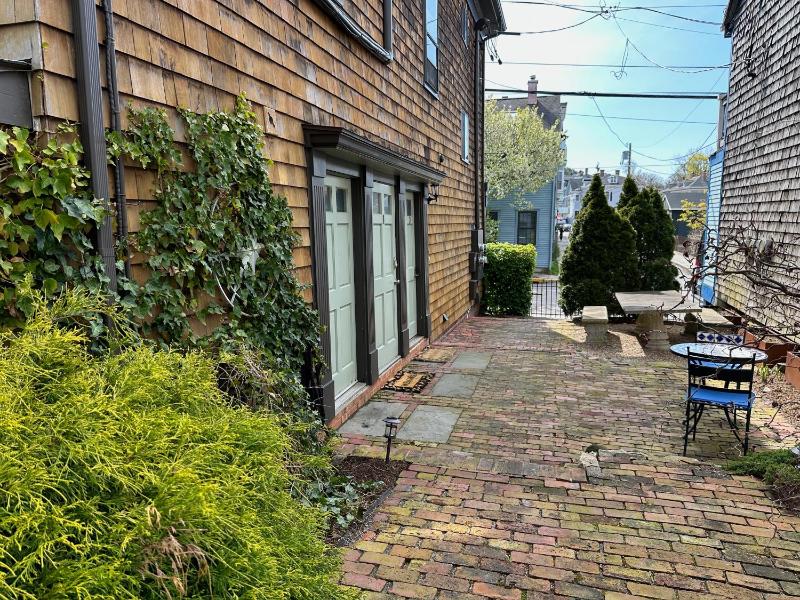 Deluxe Apartment image 2