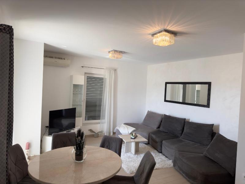 Apartment with Sea View image 1