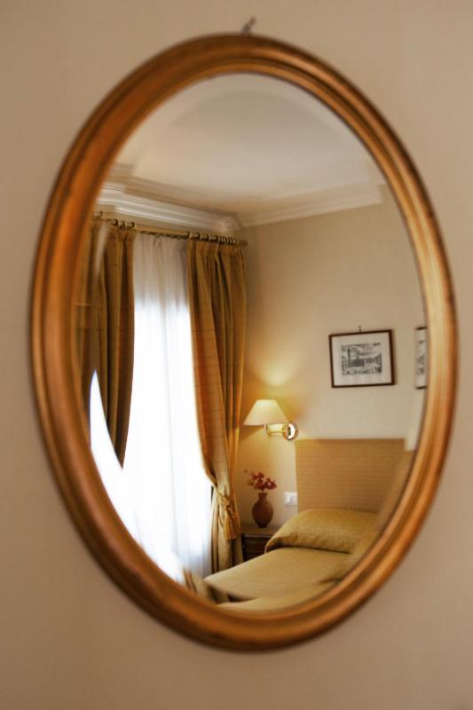 Superior Double or Twin Room image 3