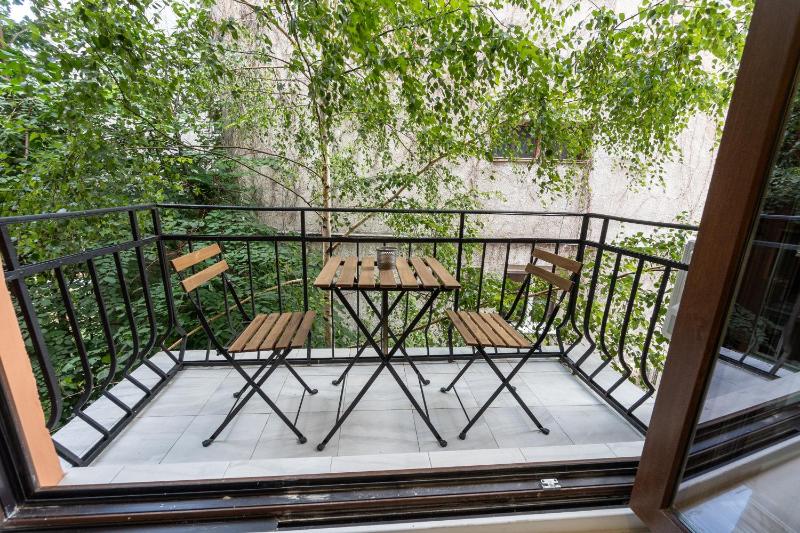 Vitoshka Luxury: 2-BR Retreat - image 16