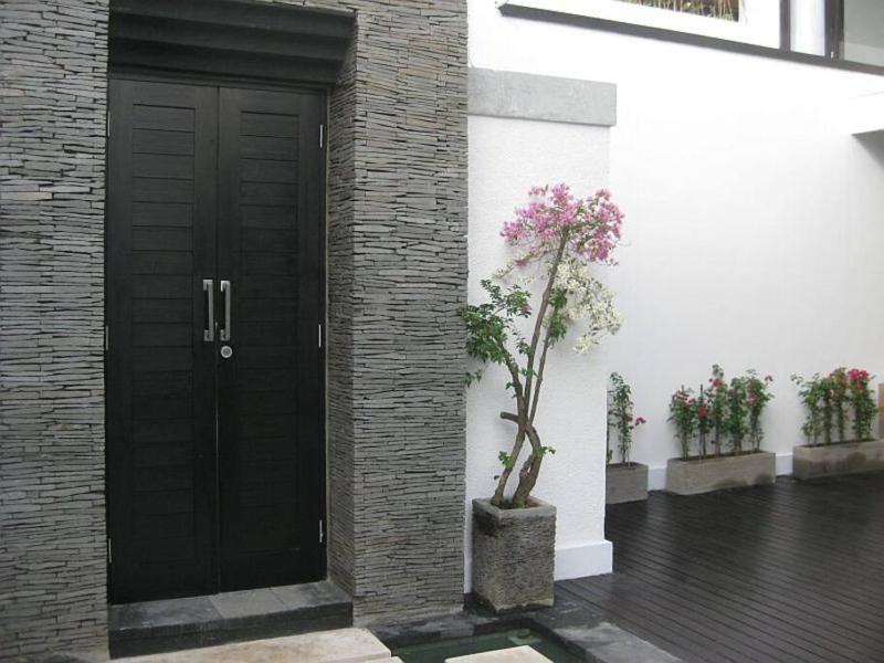 20 off Special Brilliant Location - image 16