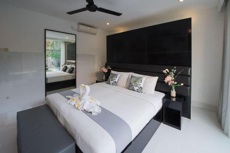 20 off Special Brilliant Location - image 9