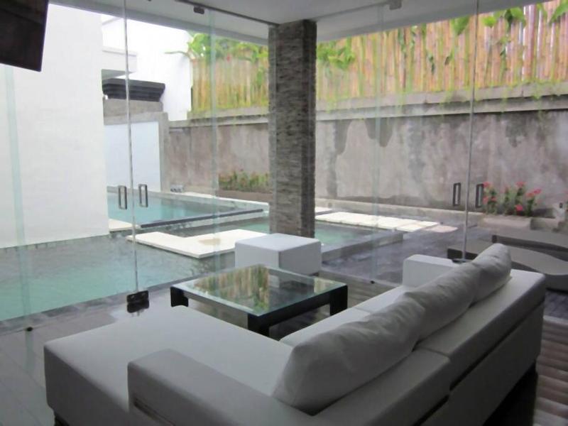 20 off Special Brilliant Location - image 23