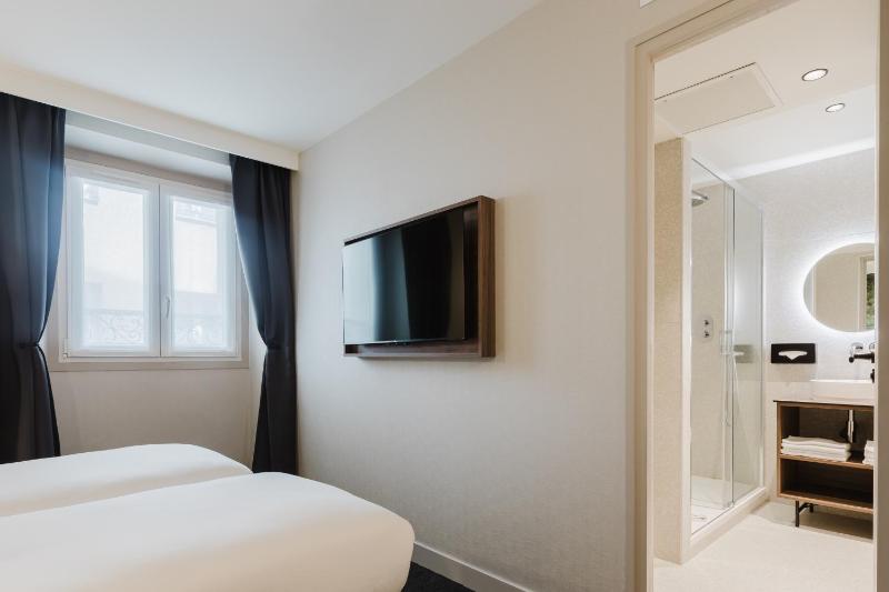 Twin Room image 1