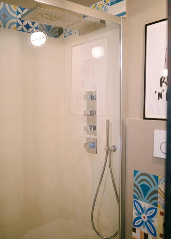 Classic Double Room image 2