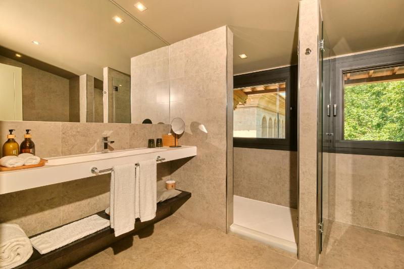 Junior Suite image 2