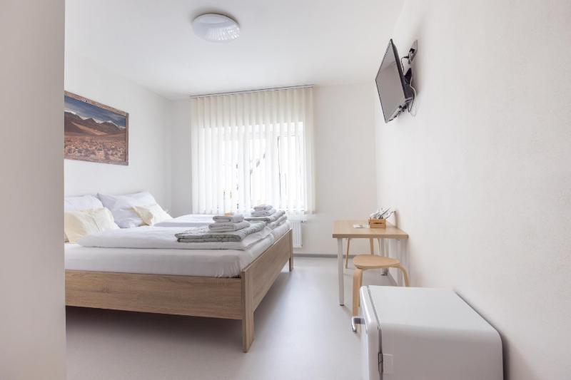Small Double Room image 3