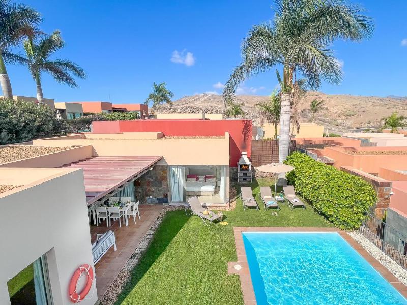 Superior Three-Bedroom Villa with Private Pool image 1