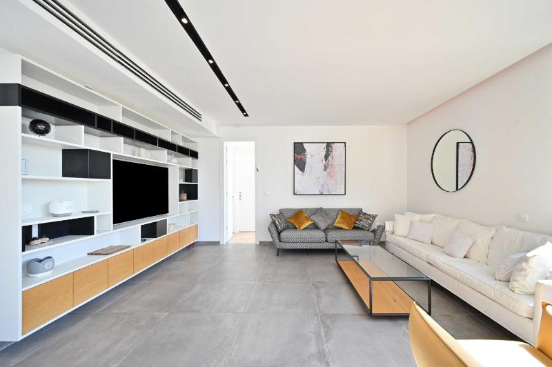 Luxury 2 BR in Yavne by HolyGuest - image 9