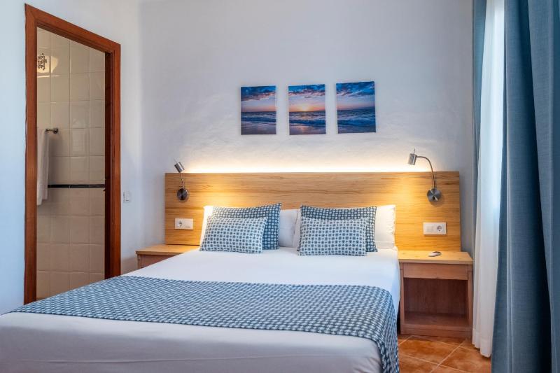 Three-Bedroom Apartment  image 3