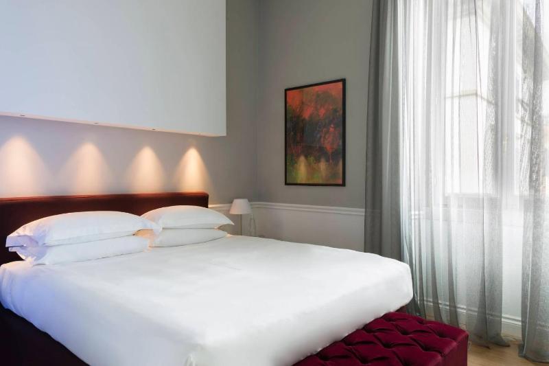 Classic Double Room with Spa Access image 3