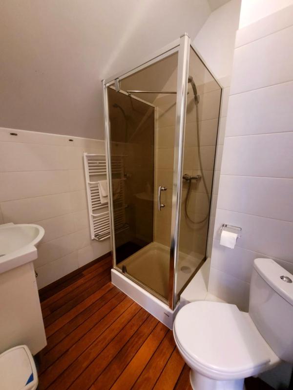 Twin Room- Attic image 2