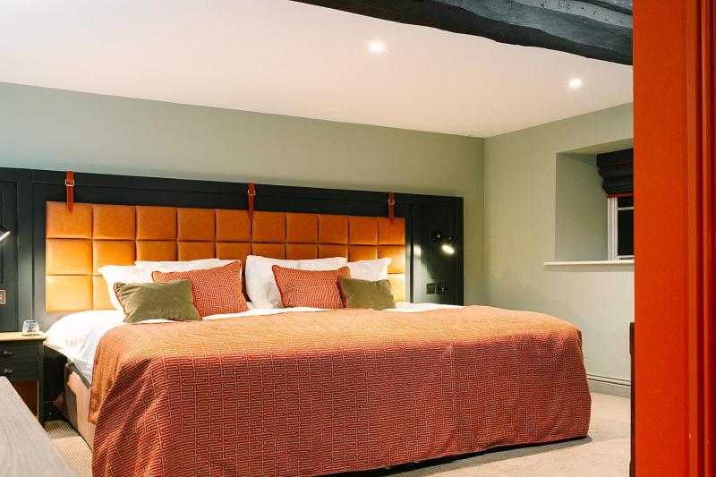 Superior Double or Twin Room image 3