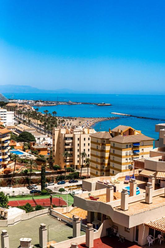 BENALBEACH APARTAMENTO con vistas maravillosas - image 11