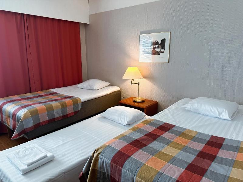 Twin Room image 1