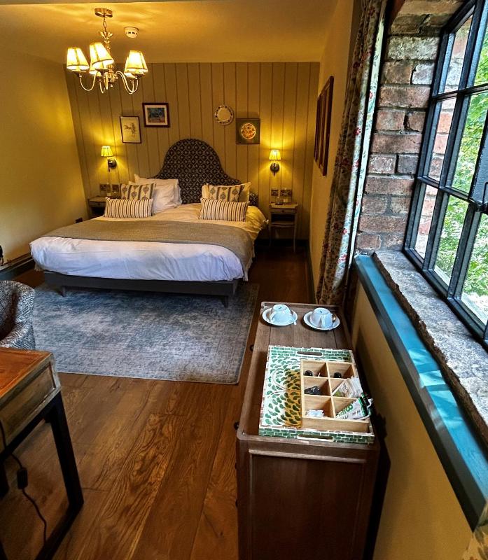 King Room image 3