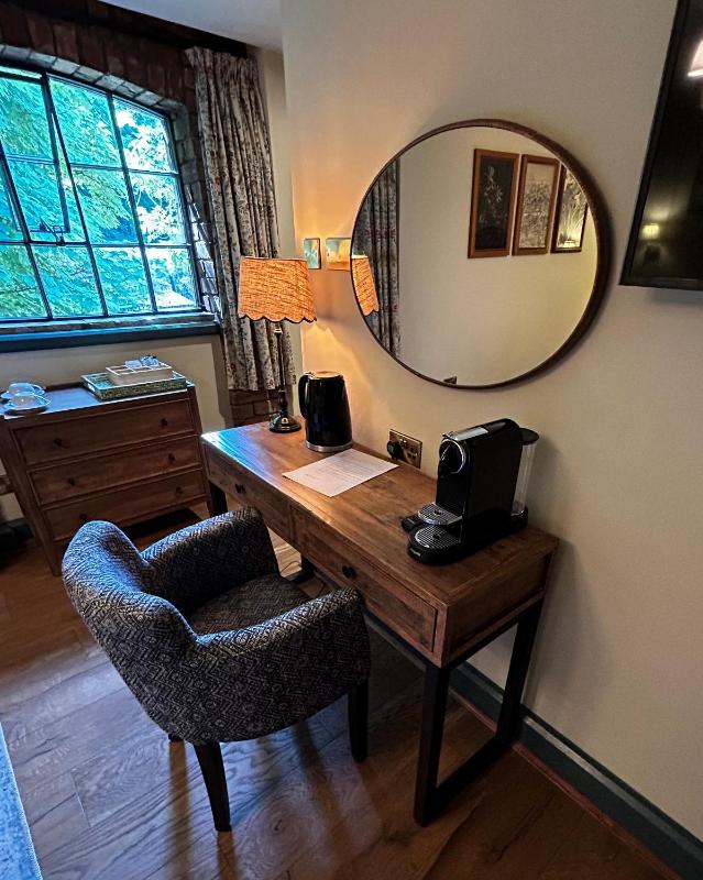 King Room image 4