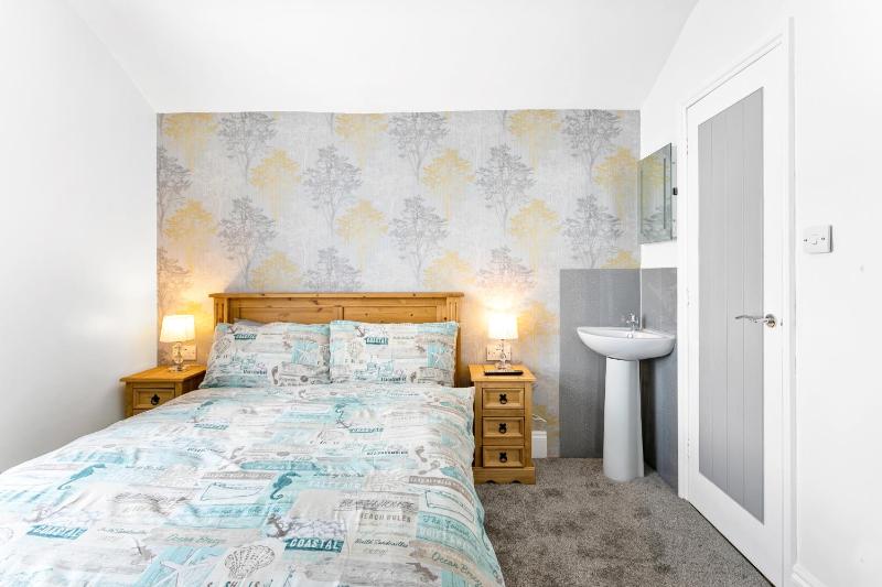 Standard Double Room image 4