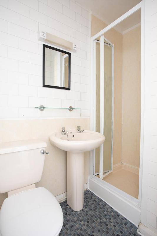 Small Double Room image 2