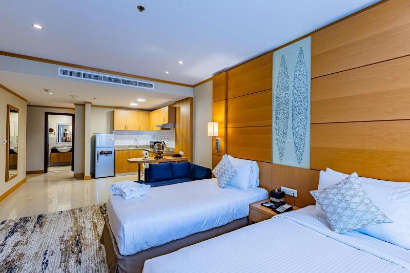 Deluxe Room image 4