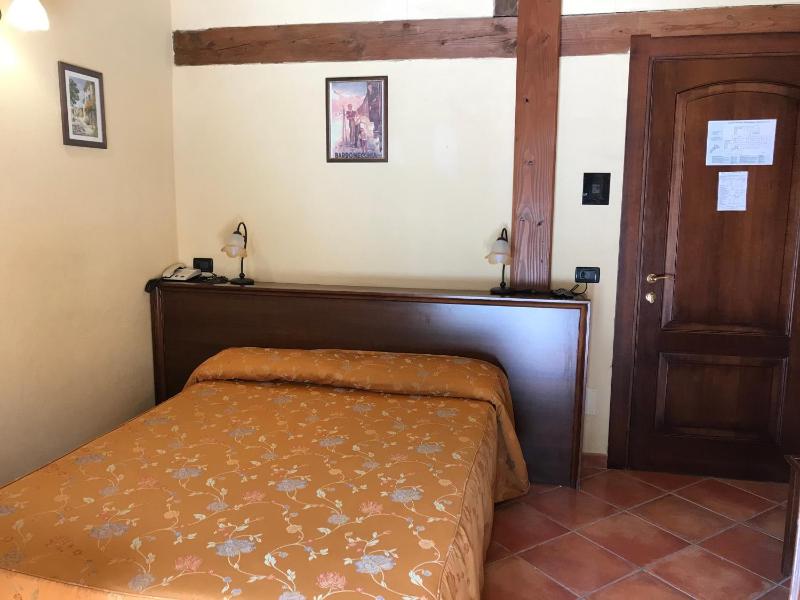 Double or Twin Room image 3