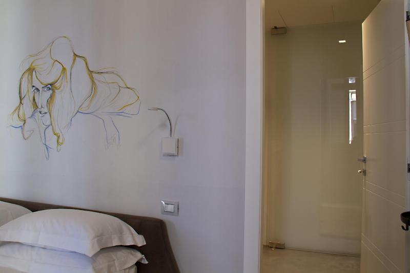 Deluxe Double Room image 3