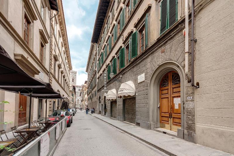 David & Buonarroti Apartments by Mamo Florence - image 9