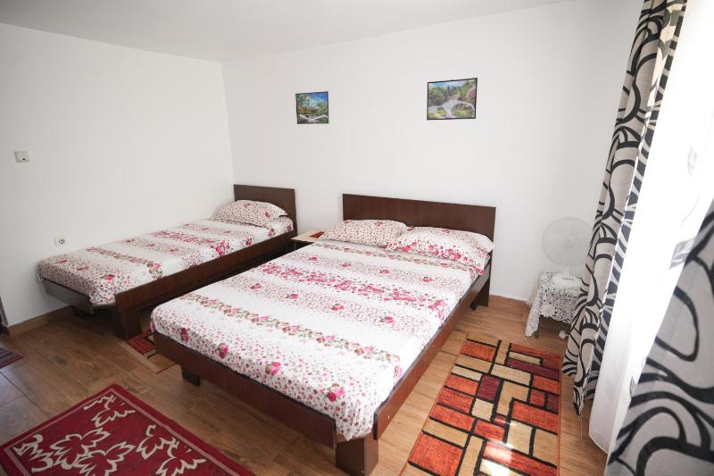 Comfort Triple Room with Shower image 4