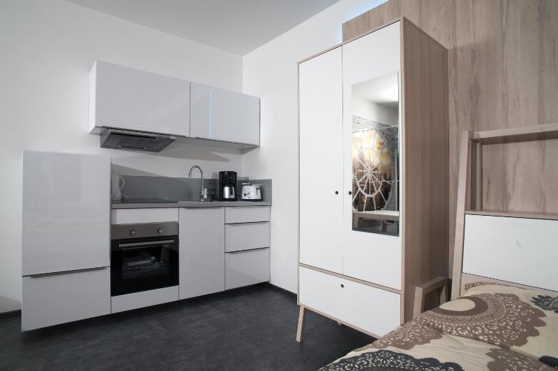 Standard Family Room image 1