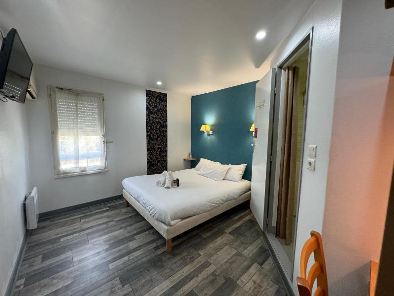 Double Room image 3