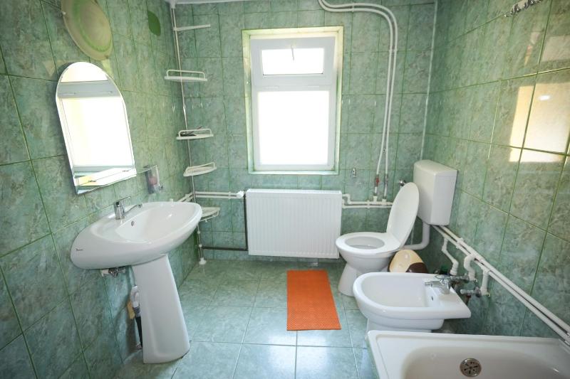 Double or Twin Room image 3