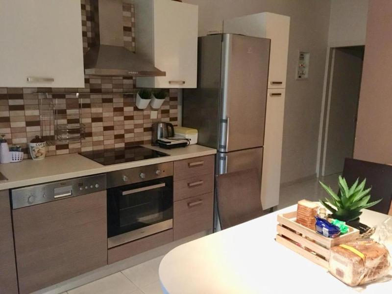  One-Bedroom Apartment with Sea View image 2