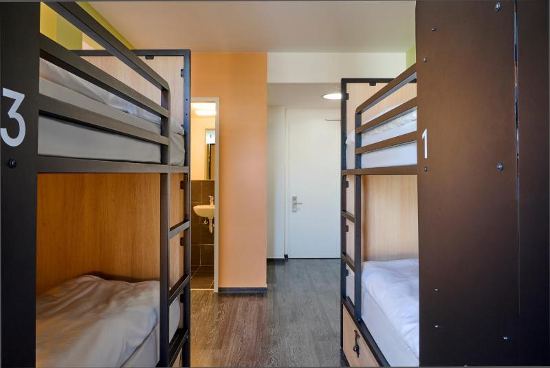 Bed in 8-Bed Dormitory Room image 4