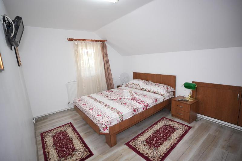 Double Room image 3