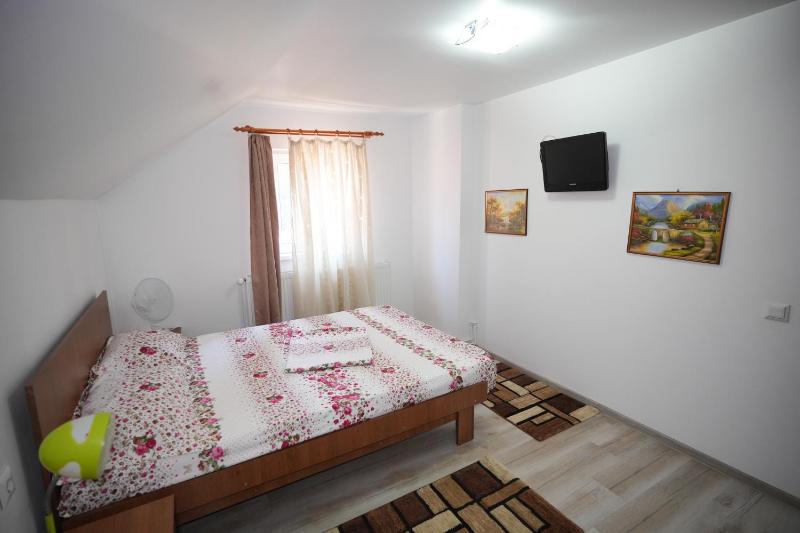 Double Room image 4