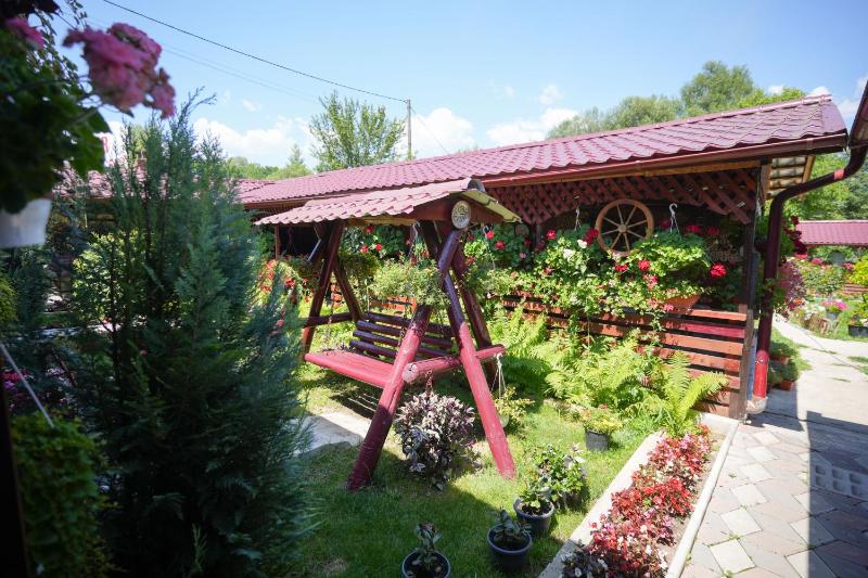 Five-Bedroom House image 3