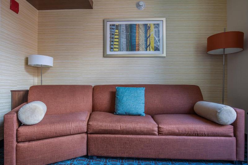 King Studio with Sofa Bed image 4