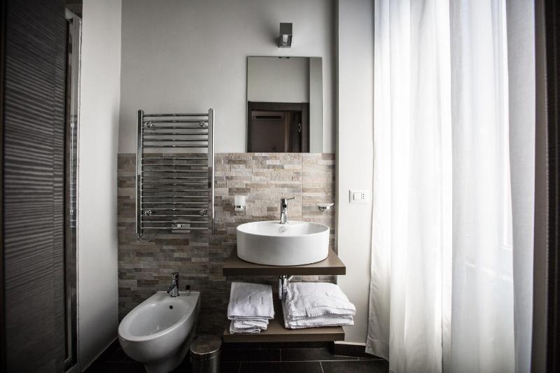 King Room with Balcony image 4